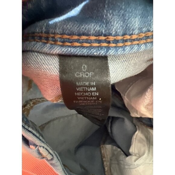 Chicos So Slimming Girlfriend Crop Jeans Chicos Sz 0 US 4 Small Light Wash sha - Picture 3 of 12